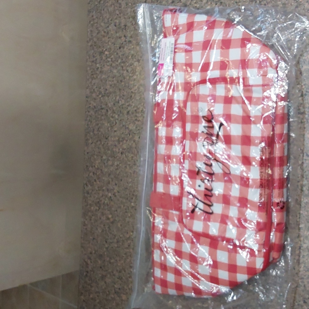 Thirty One Spring Plaid Bake And Take Party Cooler 13"Hx 3"x 16.25"L x 10.25"D